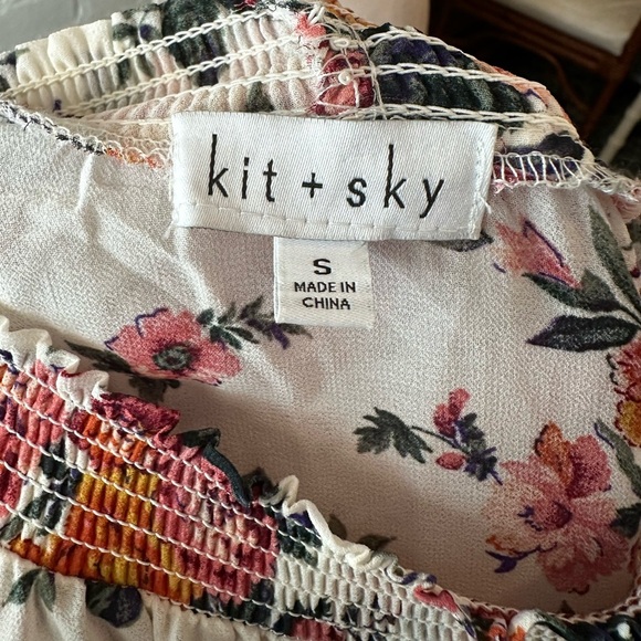 Kit + Sky Creamy Floral Balloon Sleeve Ruffle Dress - Picture 9 of 9